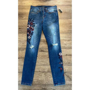 NWT Aeropostale Jeans Ankle Jegging Embroidery Distressed 0 Regular New